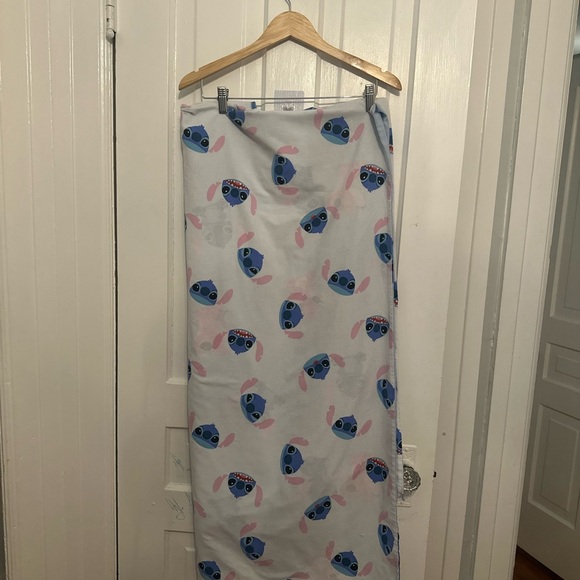 Reversible Twin duvet cover and pillow case for stitch and angel. - Picture 2 of 3